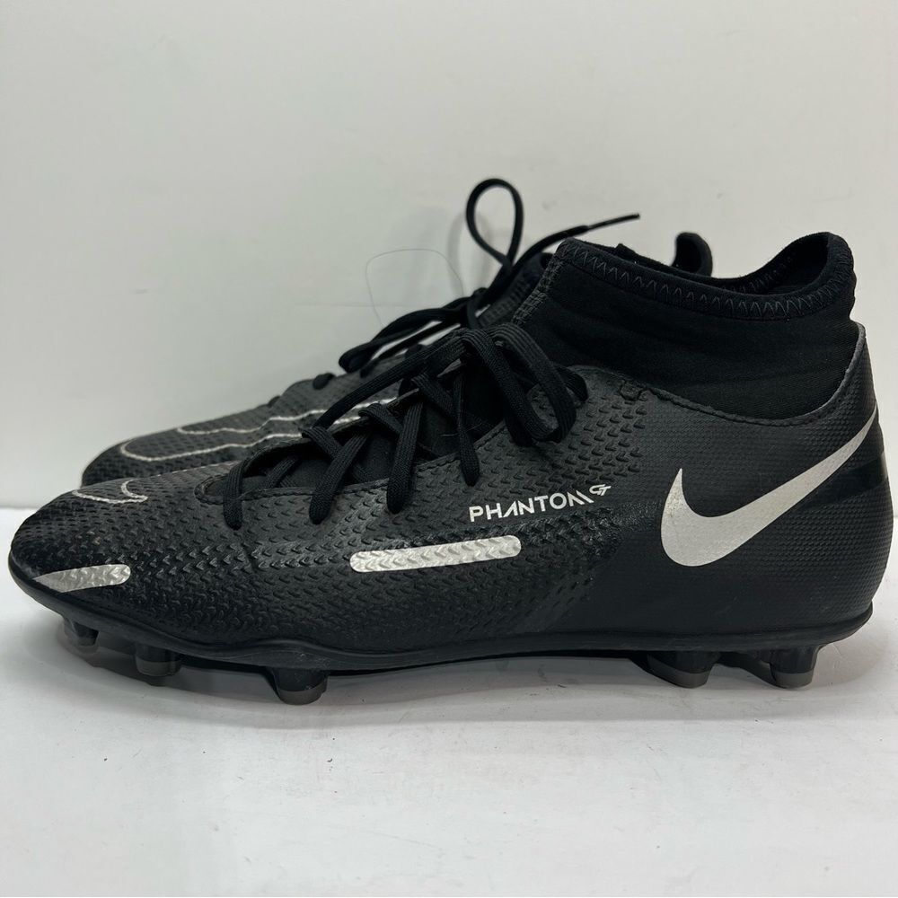 Nike Phantom GT2 Club DF FG/MG Soccer Cleats - Picture 2 of 9